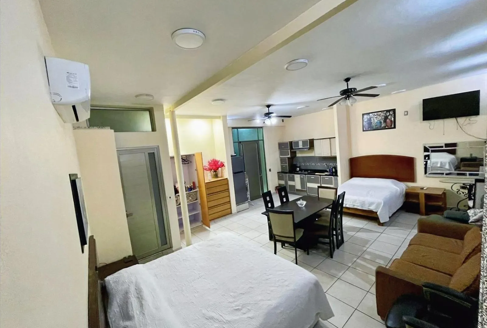 Departamento Obelisco, Cerca De Bugambilias Lägenhet Guadalajara Mexiko